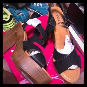 Brand new sandal heels